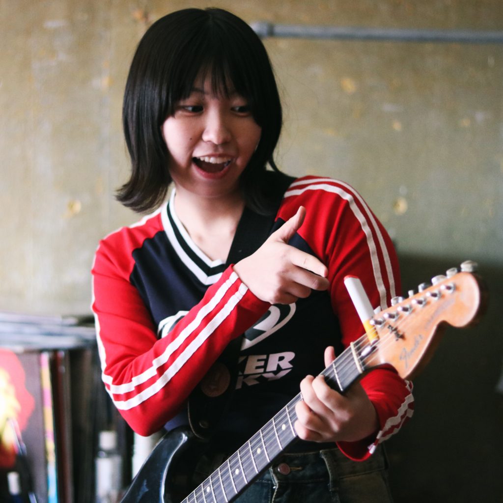 商品番号:121<br>Tunerette<br>Clip-On Guitar Tuner <br>Rock Your Tune in Style!<br>¥6,980(税/送料込) 2